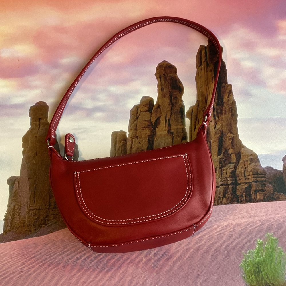 Etienne Aigner shoulder leather purse.